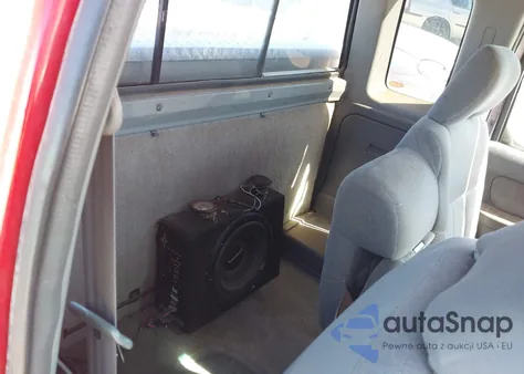 1999 Nissan Frontier Se/Xe z USA, uszkodzony, nr VIN 1N6DD26S8XC322496